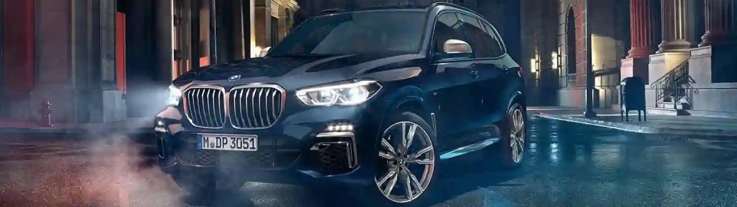BMW X5M: превосходство мощи и премиального стиля